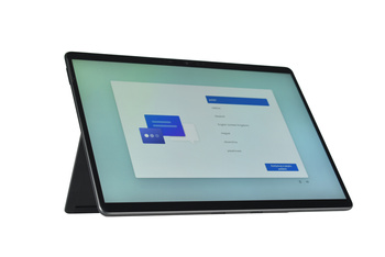 Microsoft Surface Pro 9 (2038) 13" Tablet Black i5-1235U 8 GB | 256 GB SSD | Windows 11 Pro| Standard class