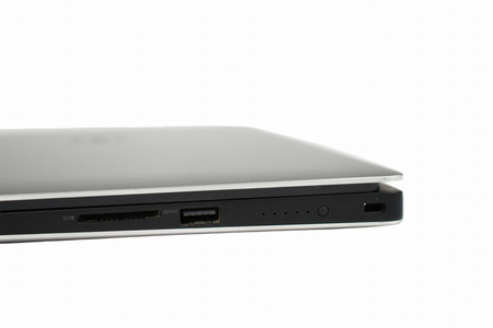 Dell Precision 5520 15.6" i7-7820HQ 32 GB 1TB FHD  Klawiatura standaryzowana Windows 11 Pro Klasa A