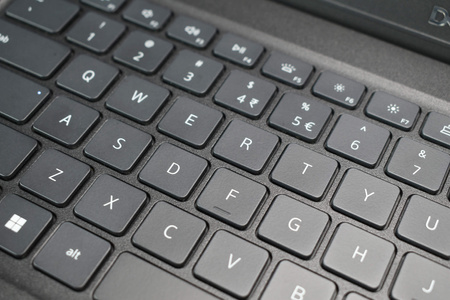 Dell Latitude 3420 14" i5-1135G7 8 GB 256 GB FHD | Windows 11 Pro | Standard Class Laptop