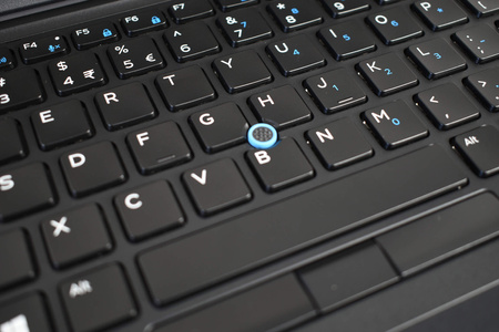 Dell Latitude 5490 14" i7-8650U 16 GB 256 GB FHD | Windows 11 Pro | Supreme Class Laptop