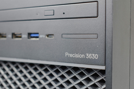 Dell Precision 3630 Tower Mini Tower i7-8700K 32 GB 1 TB SSD  Windows 11 Pro