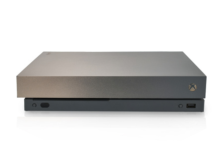 Konsola Microsoft Xbox One X 1TB Gold Rush  (Model 1787) + kabel zasilający + kabel HDMI