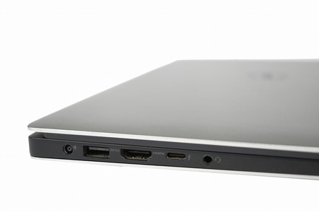 Dell Precision 5520 15.6" i7-7820HQ 32 GB 1TB FHD  Klawiatura standaryzowana Windows 11 Pro Klasa A