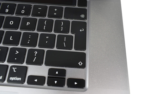 Apple MacBook Pro A2141 16" i7-9750H 32 GB 500 GB Retina Radeon 5500M | Mac OS | Klasa Standard