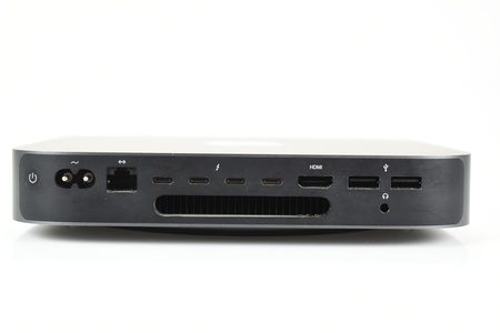 Komputer Apple Mac Mini A1993 Micro i7-8700B 16 GB 256 GB SSD Intel UHD Graphics 630 Mac OS