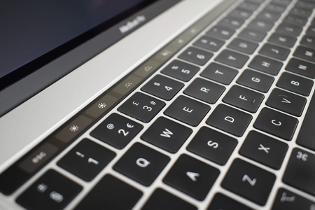 [OUTLET] Apple MacBook Pro A1990 15.4" i9-8950HK 32 GB 2 TB  Retina Mac OS Klasa Budget